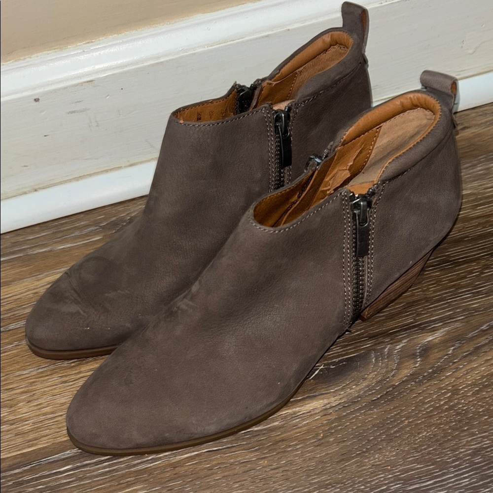 Franco Sarto Brown Suede Ankle Boots with Zipper and Low Heel size 8 - Picture 5 of 9